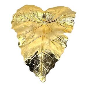 Vintage Gold Toned Textured Leaf Scarf Clip